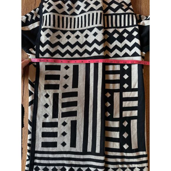 Neiman Marcus Black and Tan Patterned Cardigan Size Small - Picture 4 of 5